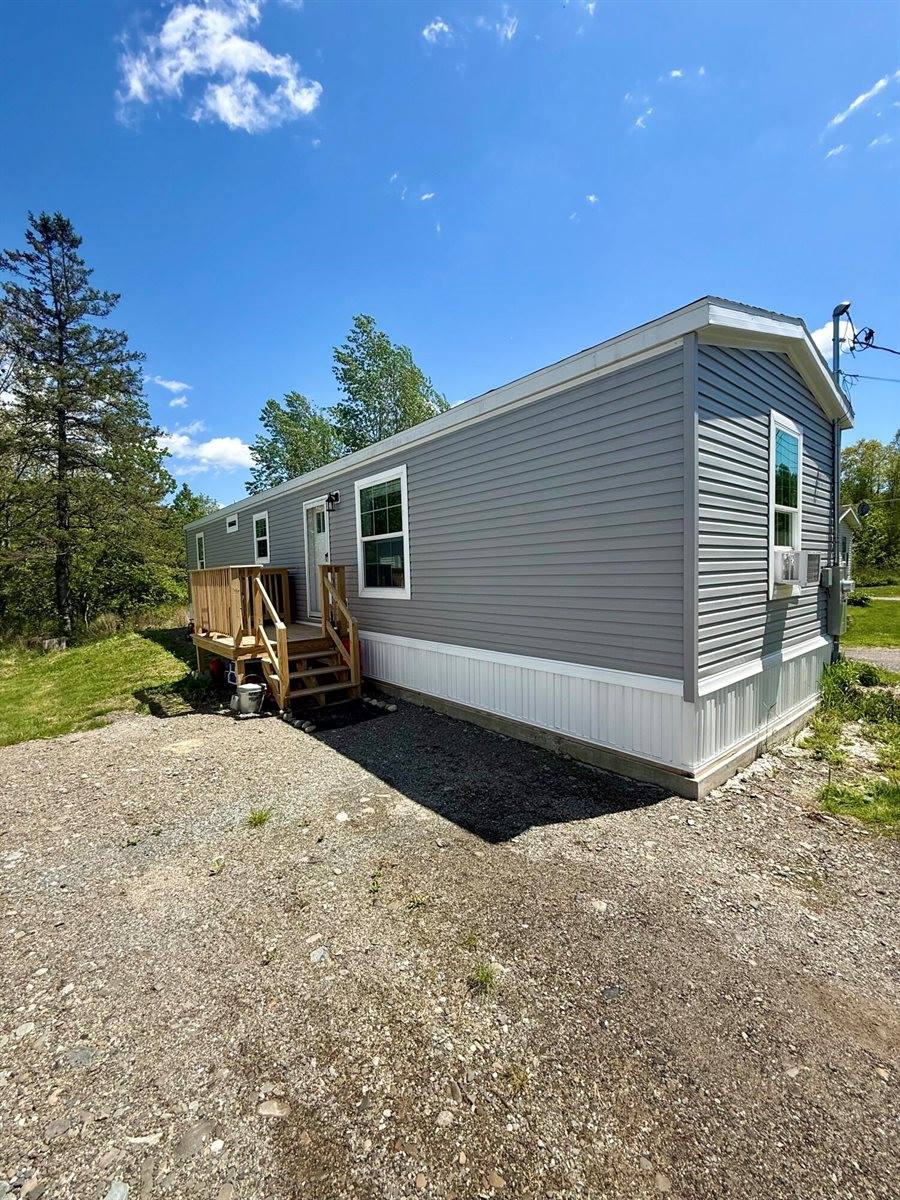 28 Hobson Avenue, Veazie, ME 04401