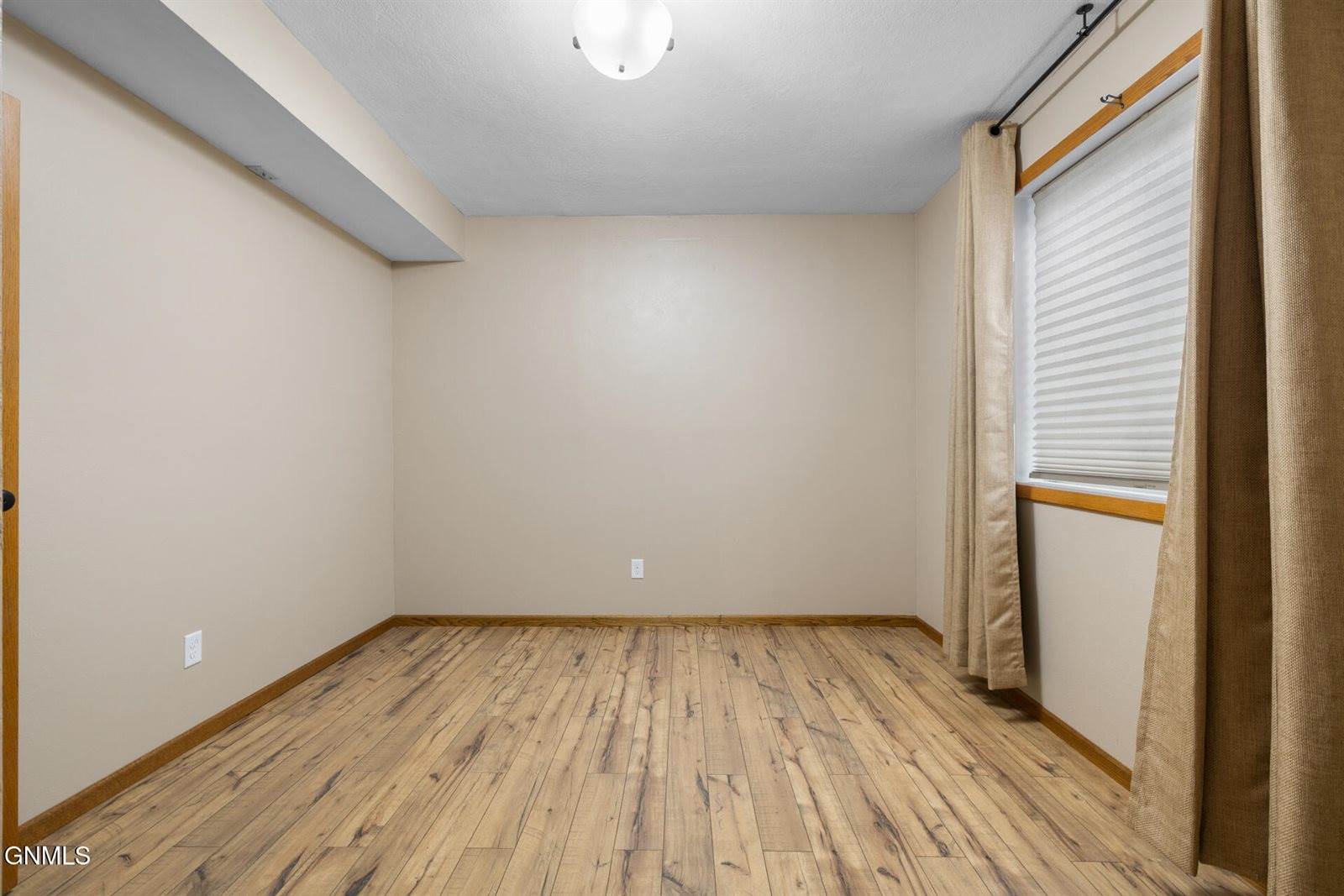 9155 41st Street NW, New Town, ND 58763