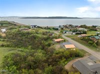 9155 41st Street NW, New Town, ND 58763