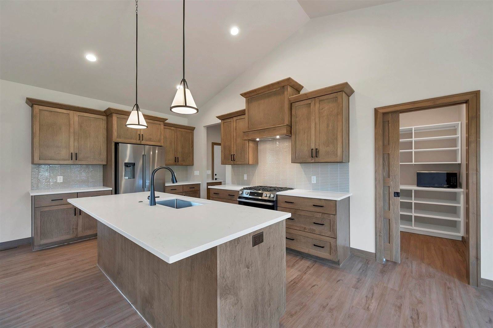 2875 Stelor Drive, Green Bay, WI 54311
