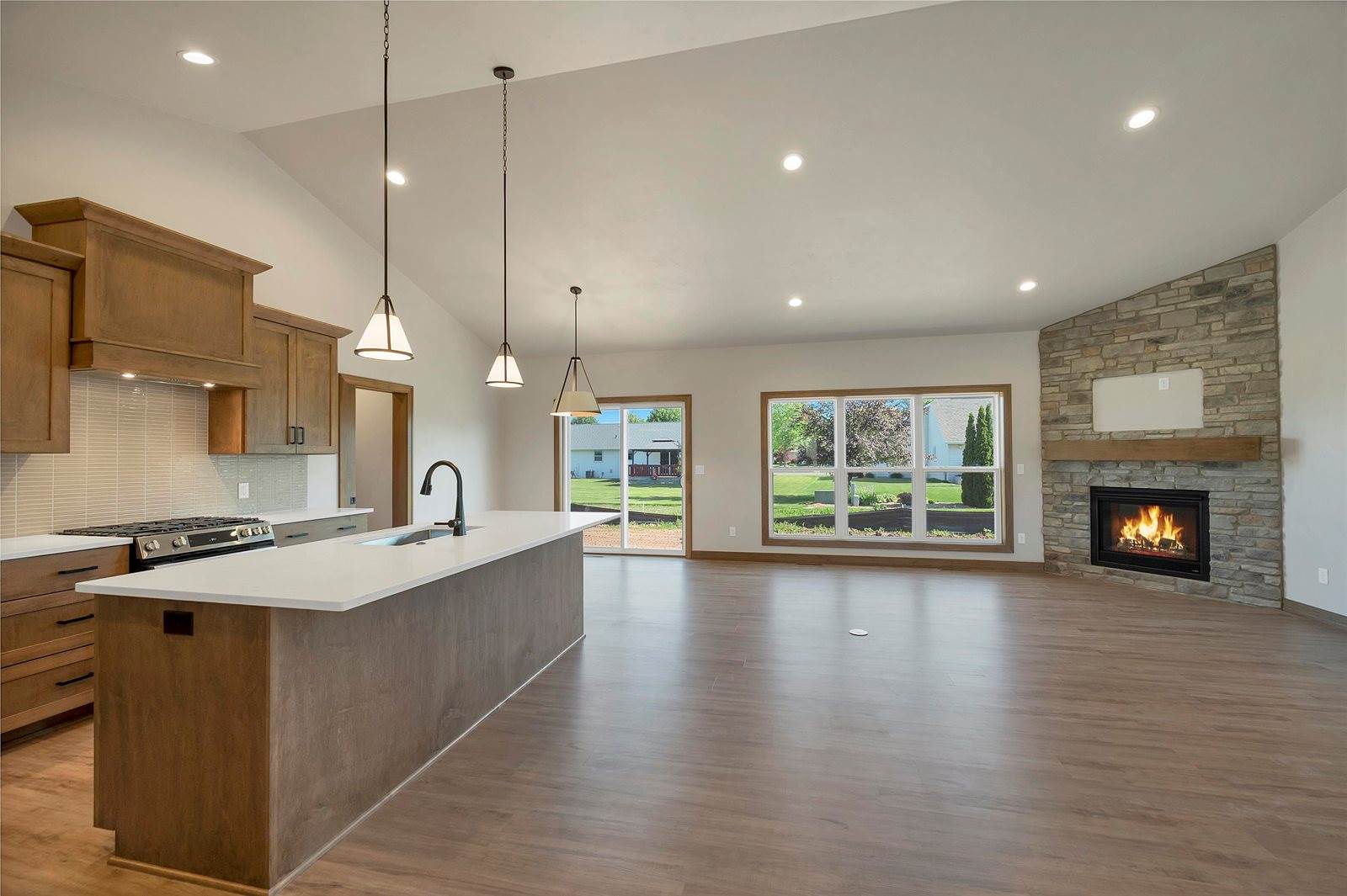 2875 Stelor Drive, Green Bay, WI 54311