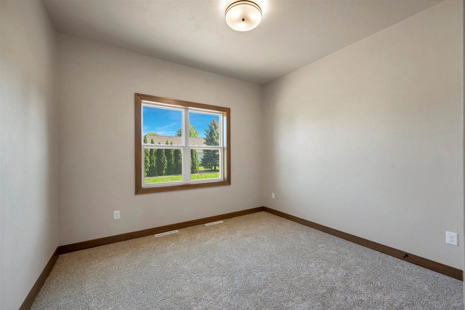 2875 Stelor Drive, Green Bay, WI 54311