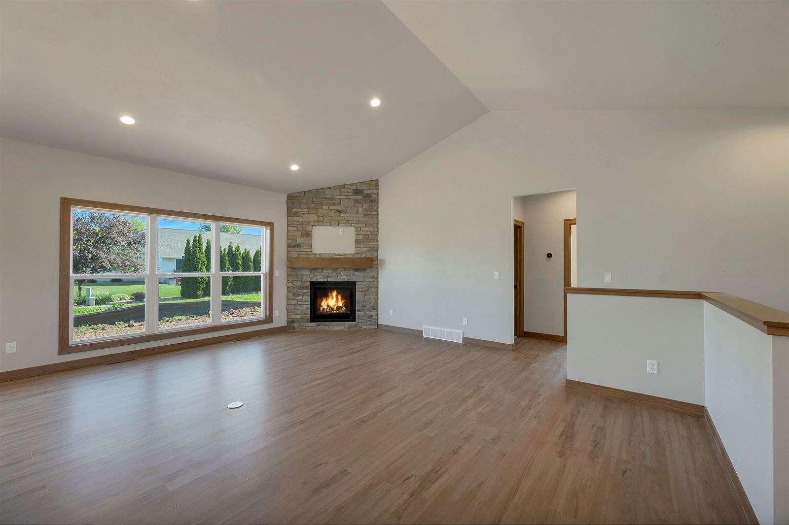 2875 Stelor Drive, Green Bay, WI 54311
