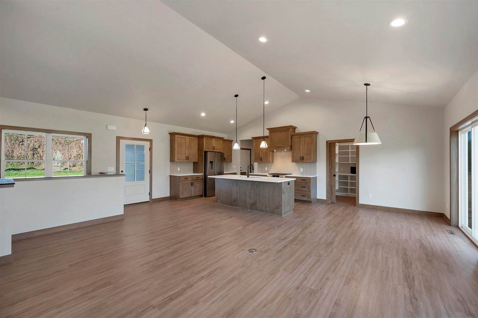 2875 Stelor Drive, Green Bay, WI 54311