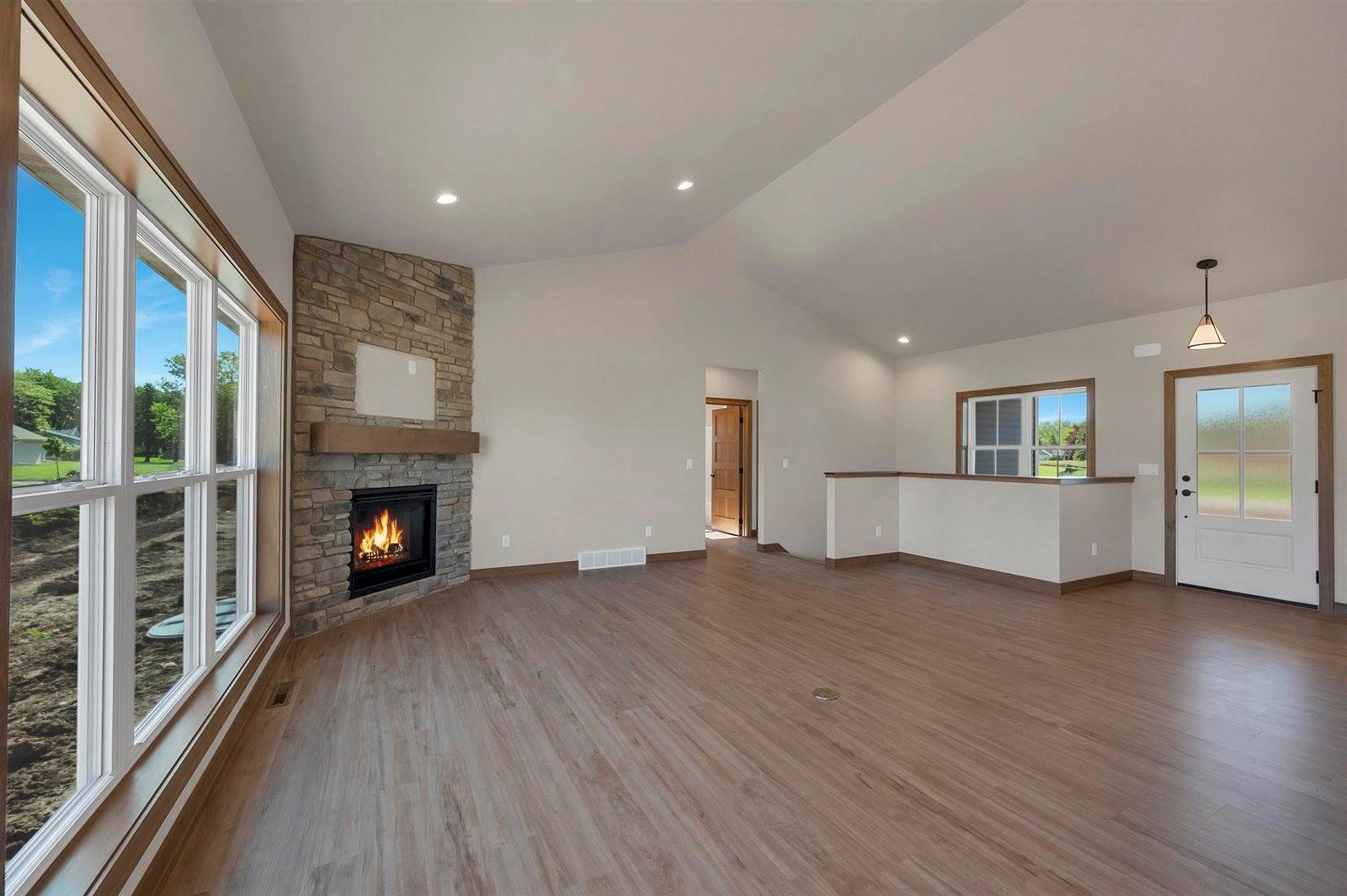 2875 Stelor Drive, Green Bay, WI 54311