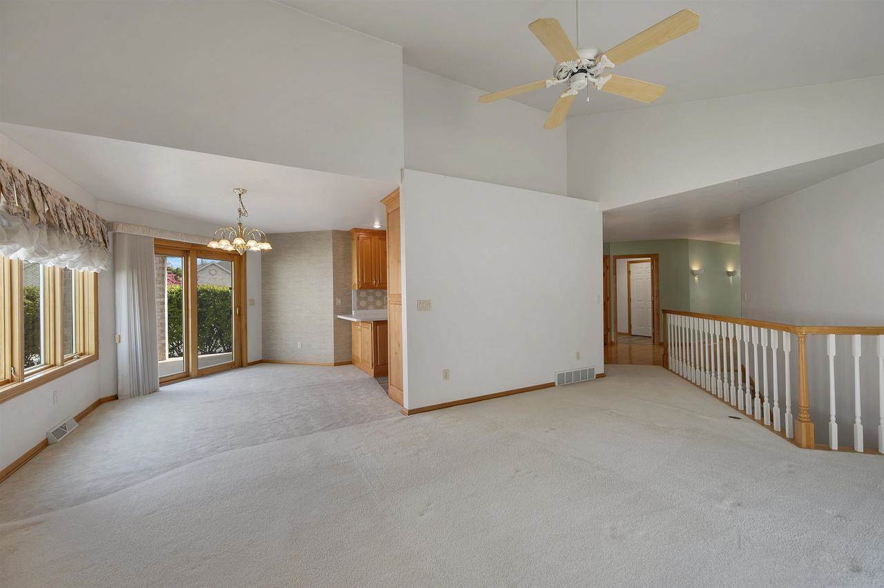 518 N Langlade Court, Green Bay, WI 54301