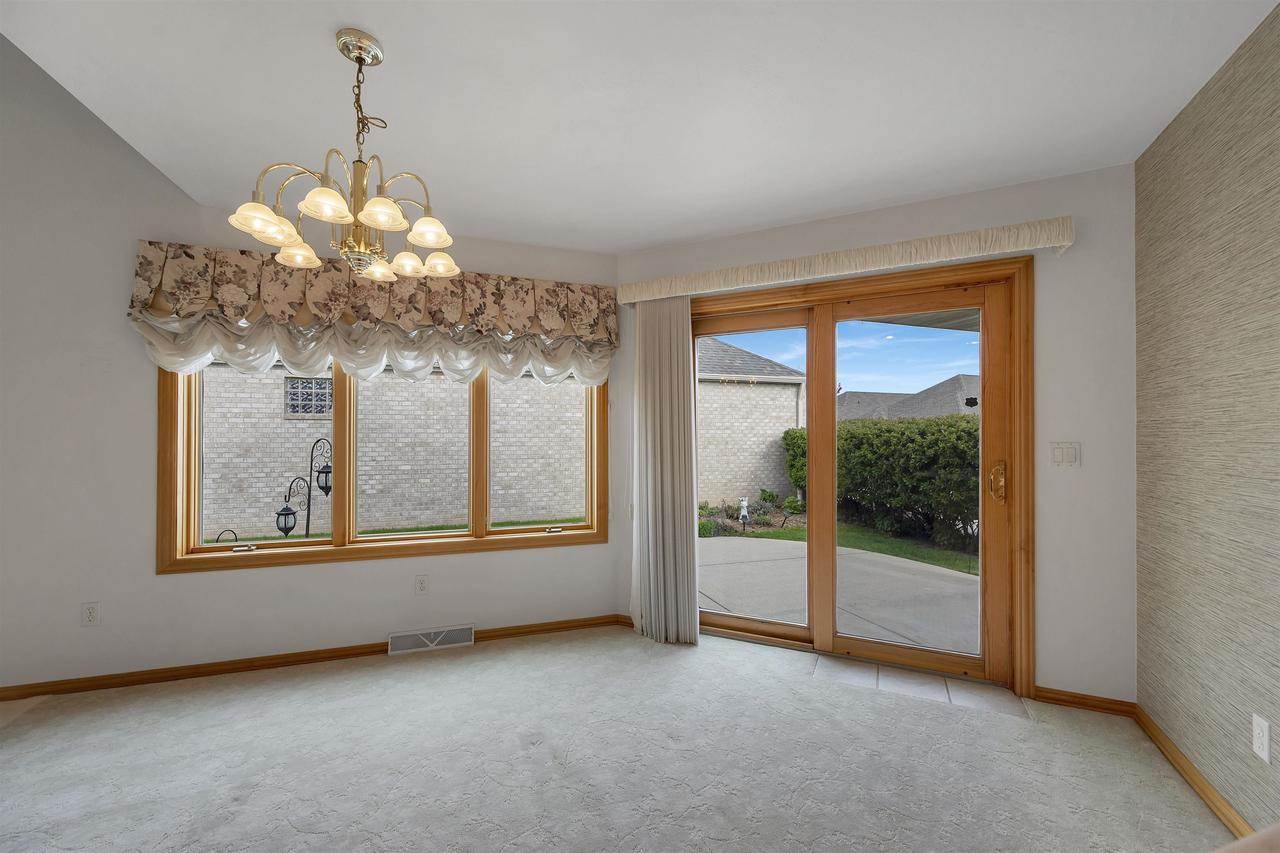 518 N Langlade Court, Green Bay, WI 54301