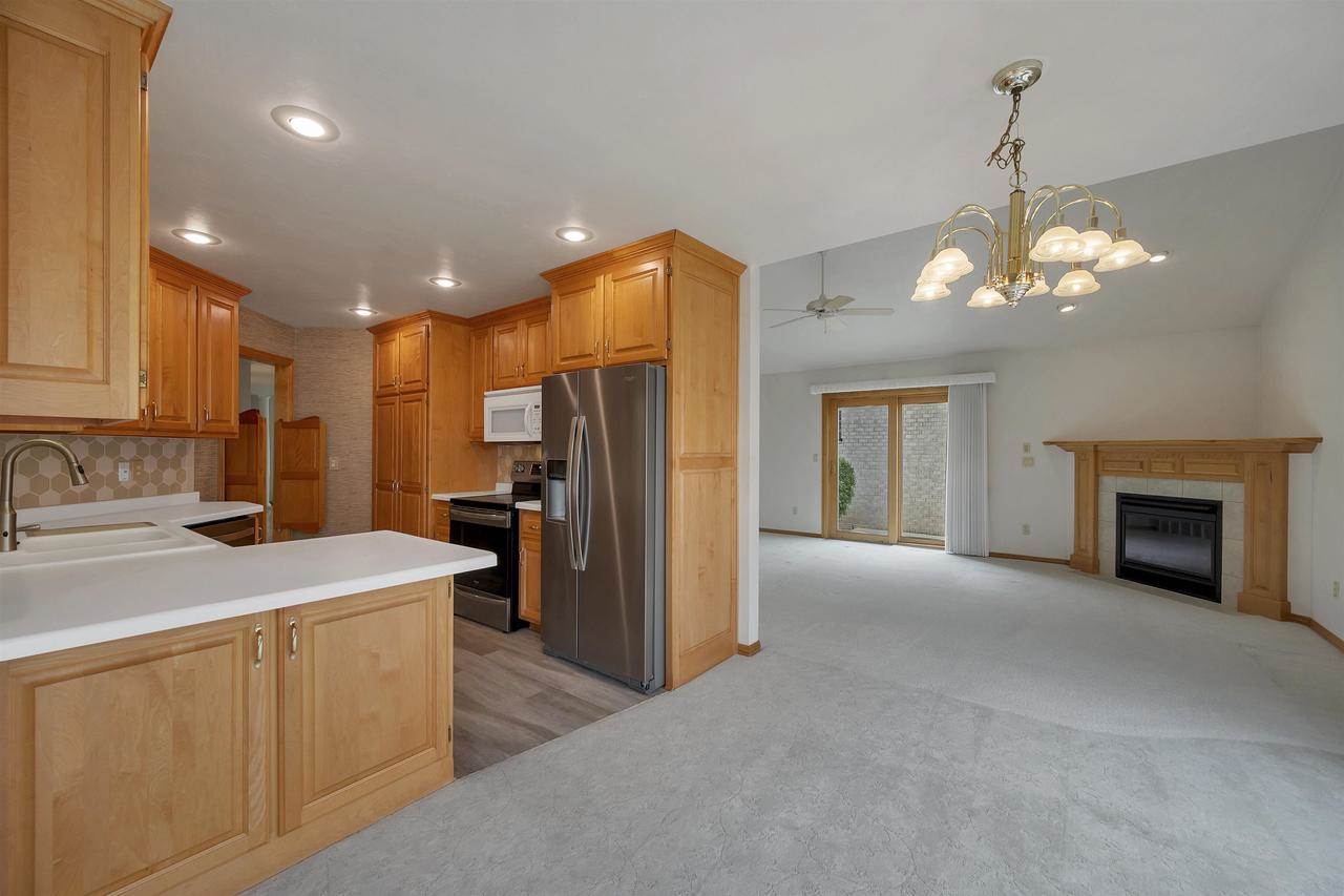 518 N Langlade Court, Green Bay, WI 54301