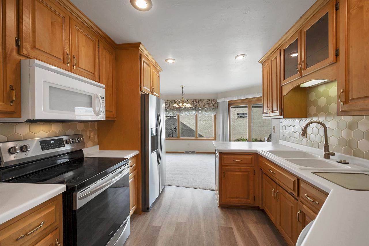 518 N Langlade Court, Green Bay, WI 54301