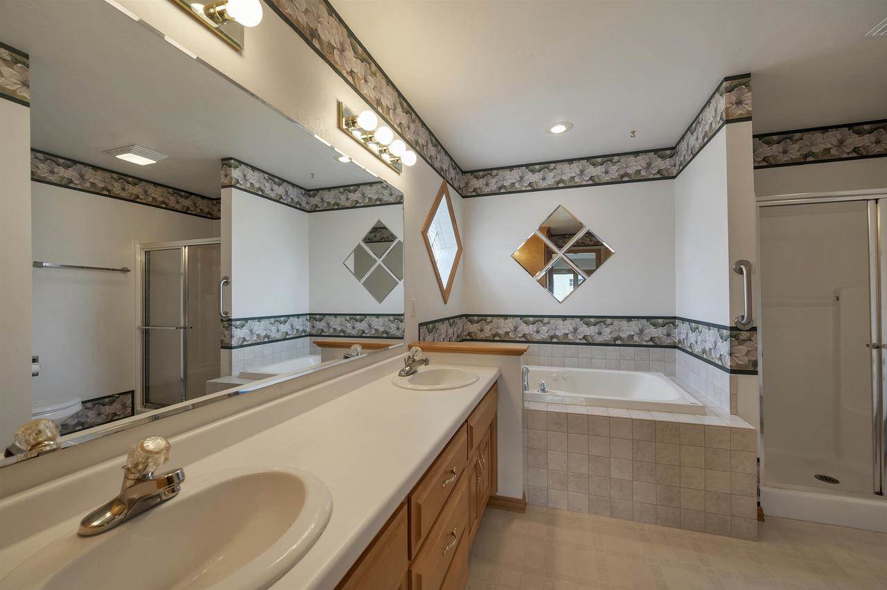 518 N Langlade Court, Green Bay, WI 54301