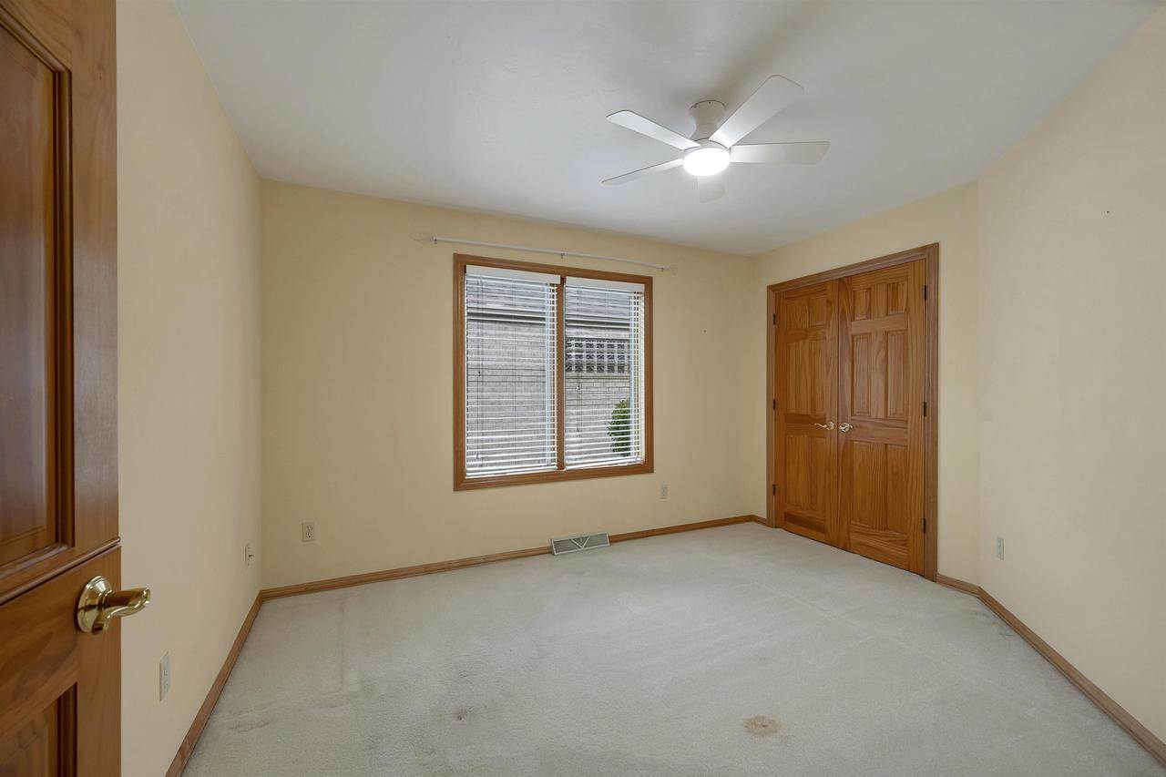 518 N Langlade Court, Green Bay, WI 54301