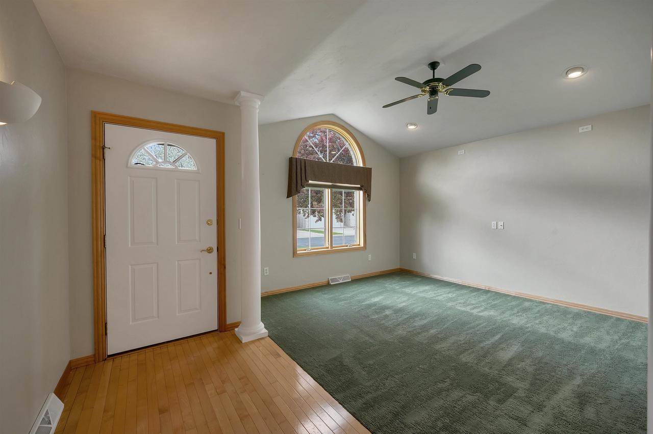 518 N Langlade Court, Green Bay, WI 54301