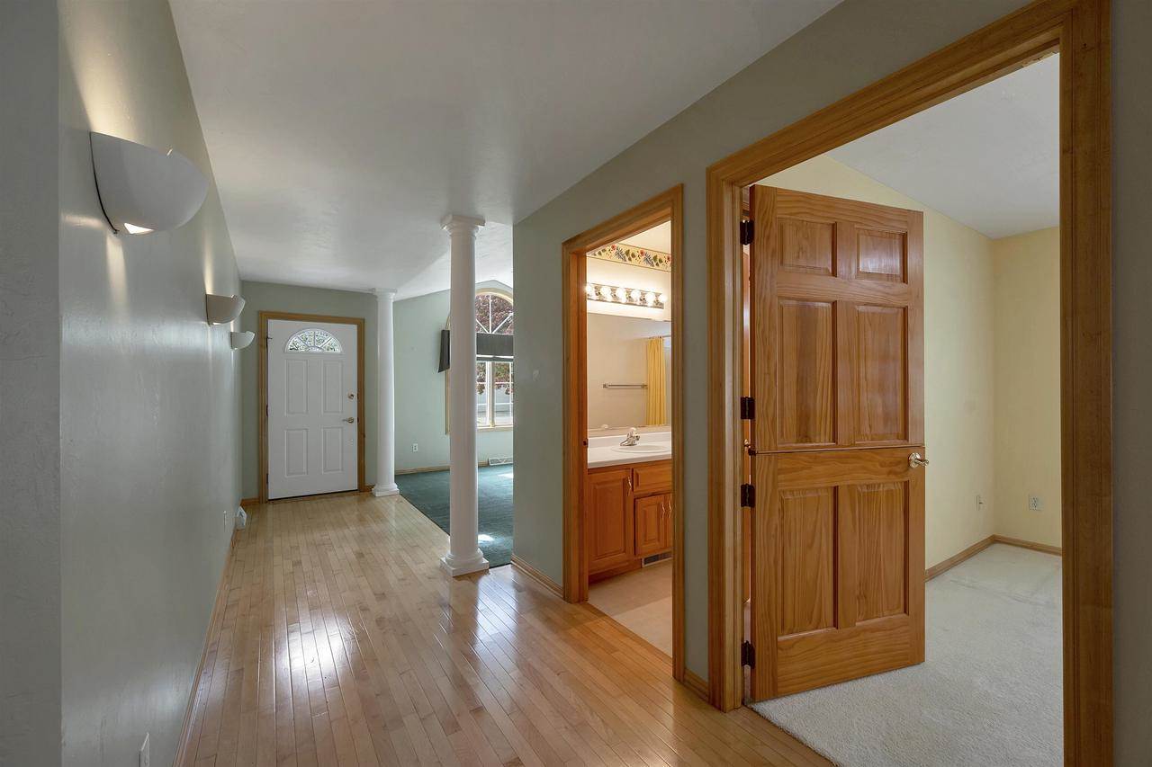 518 N Langlade Court, Green Bay, WI 54301