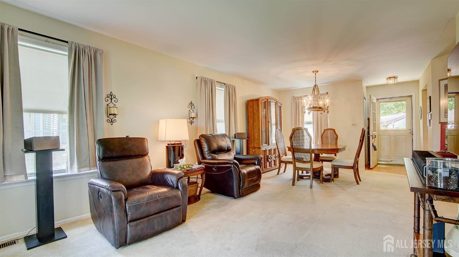 124 Concordia Circle, Monroe, NJ 08831