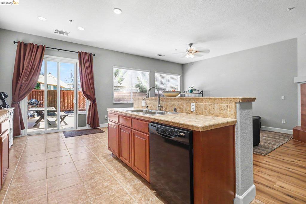 106 Arezzo St, Brentwood (CC), CA 94513