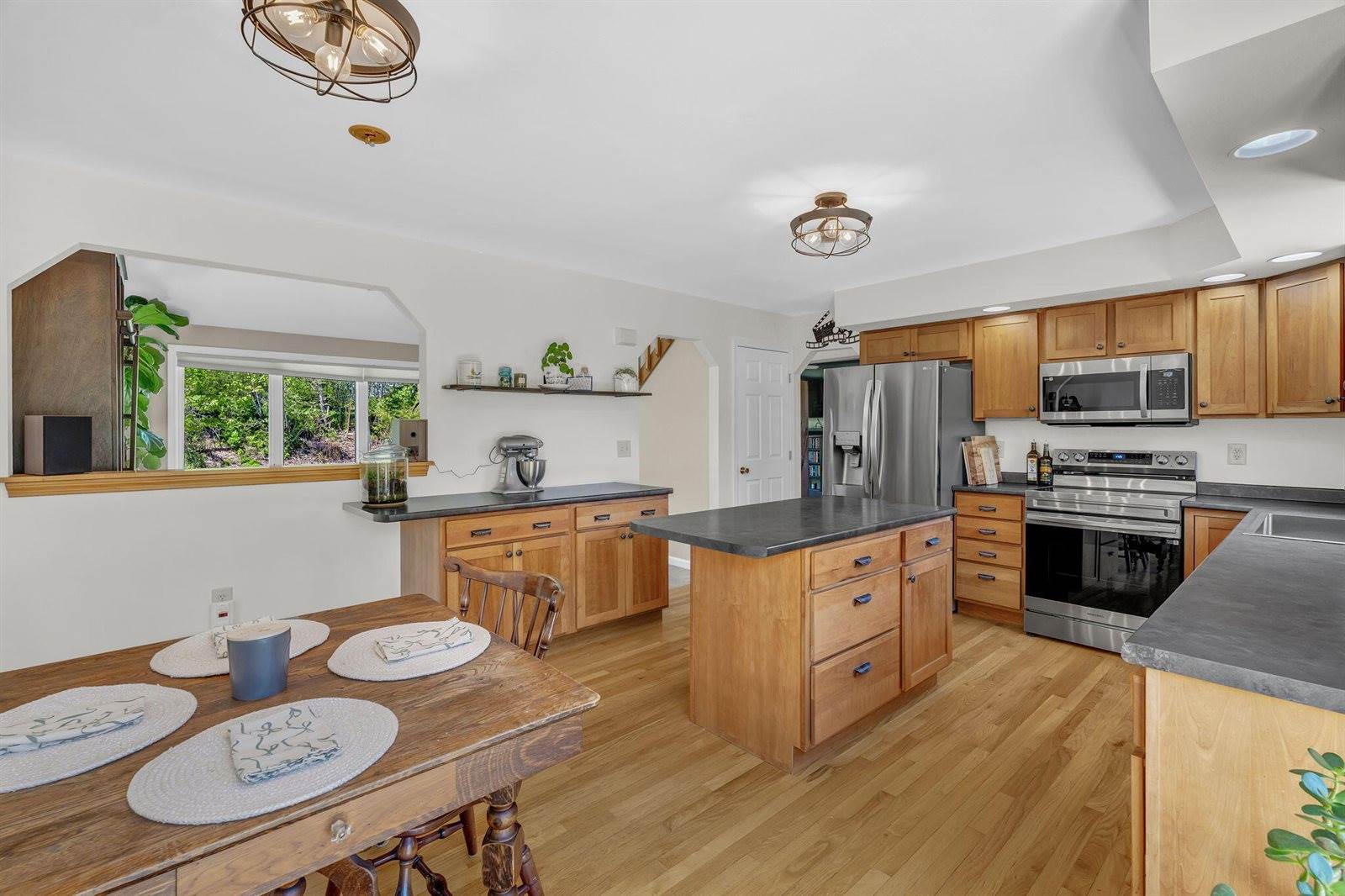 14 Vista Way, Glenburn, ME 04401