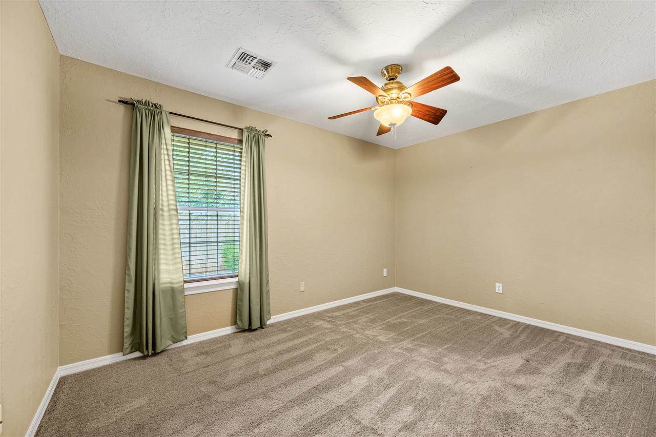 6601 NW Willow Tree Cir, Lawton, OK 73505
