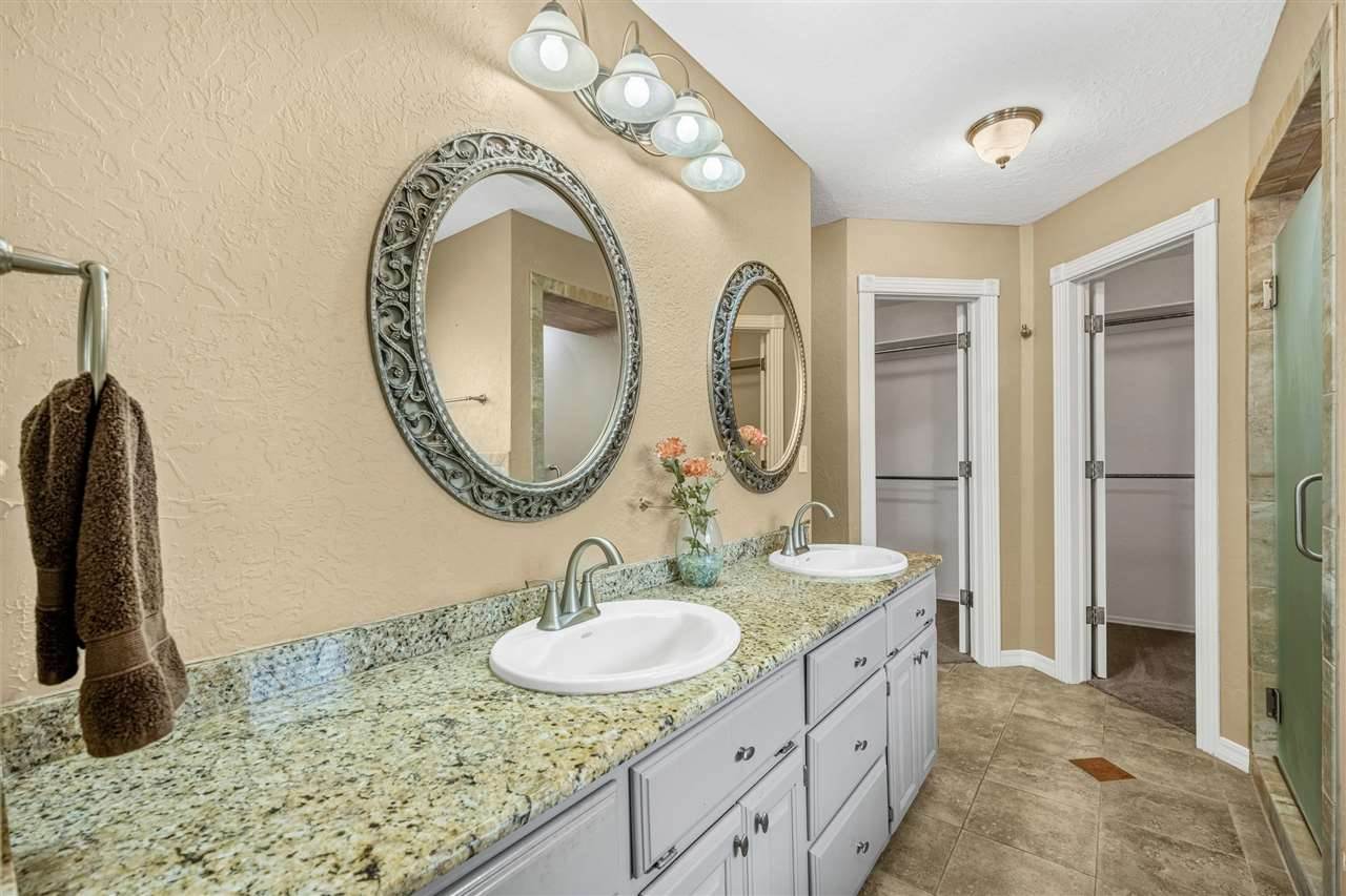 6601 NW Willow Tree Cir, Lawton, OK 73505