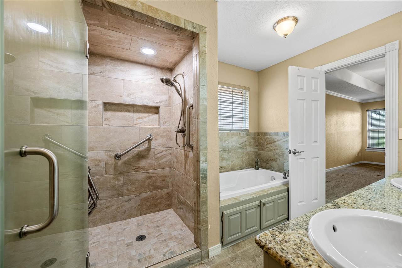 6601 NW Willow Tree Cir, Lawton, OK 73505
