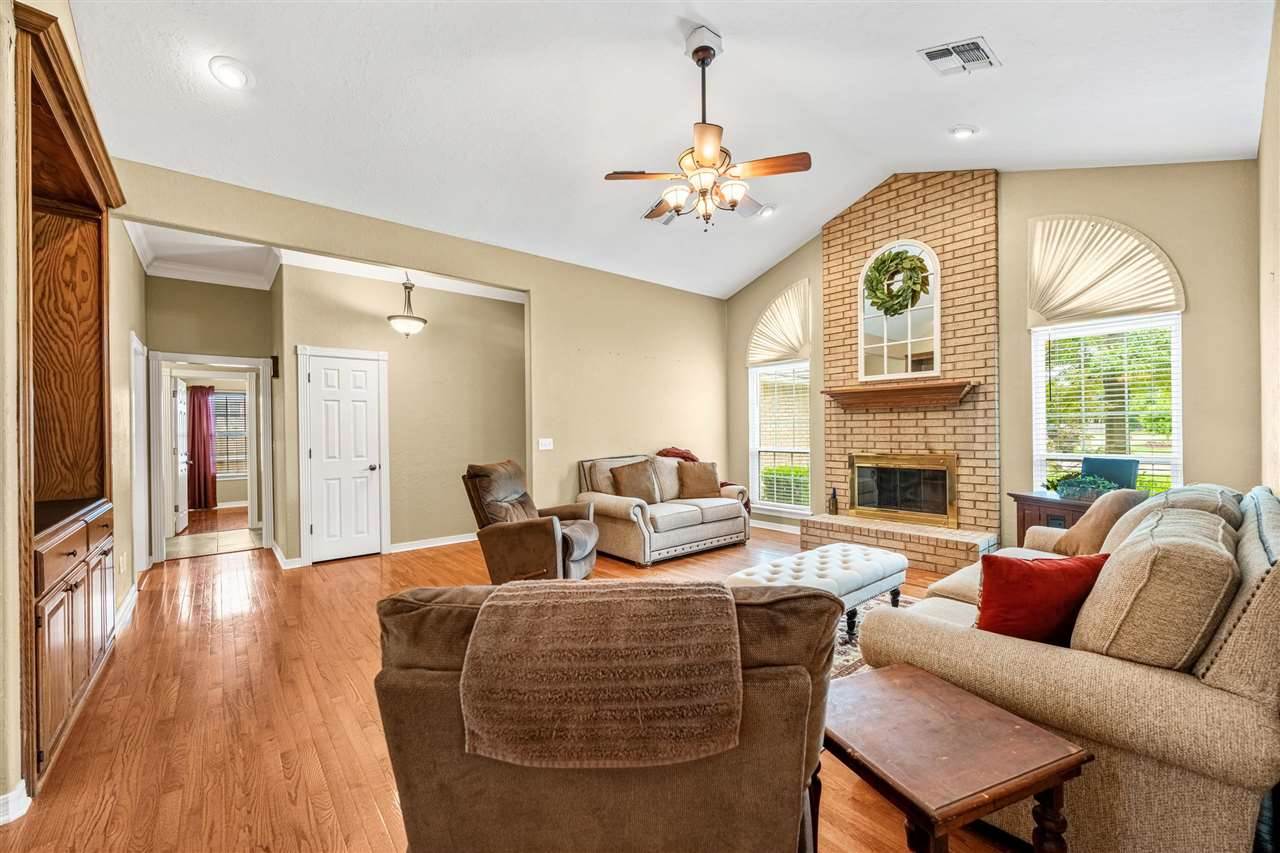 6601 NW Willow Tree Cir, Lawton, OK 73505