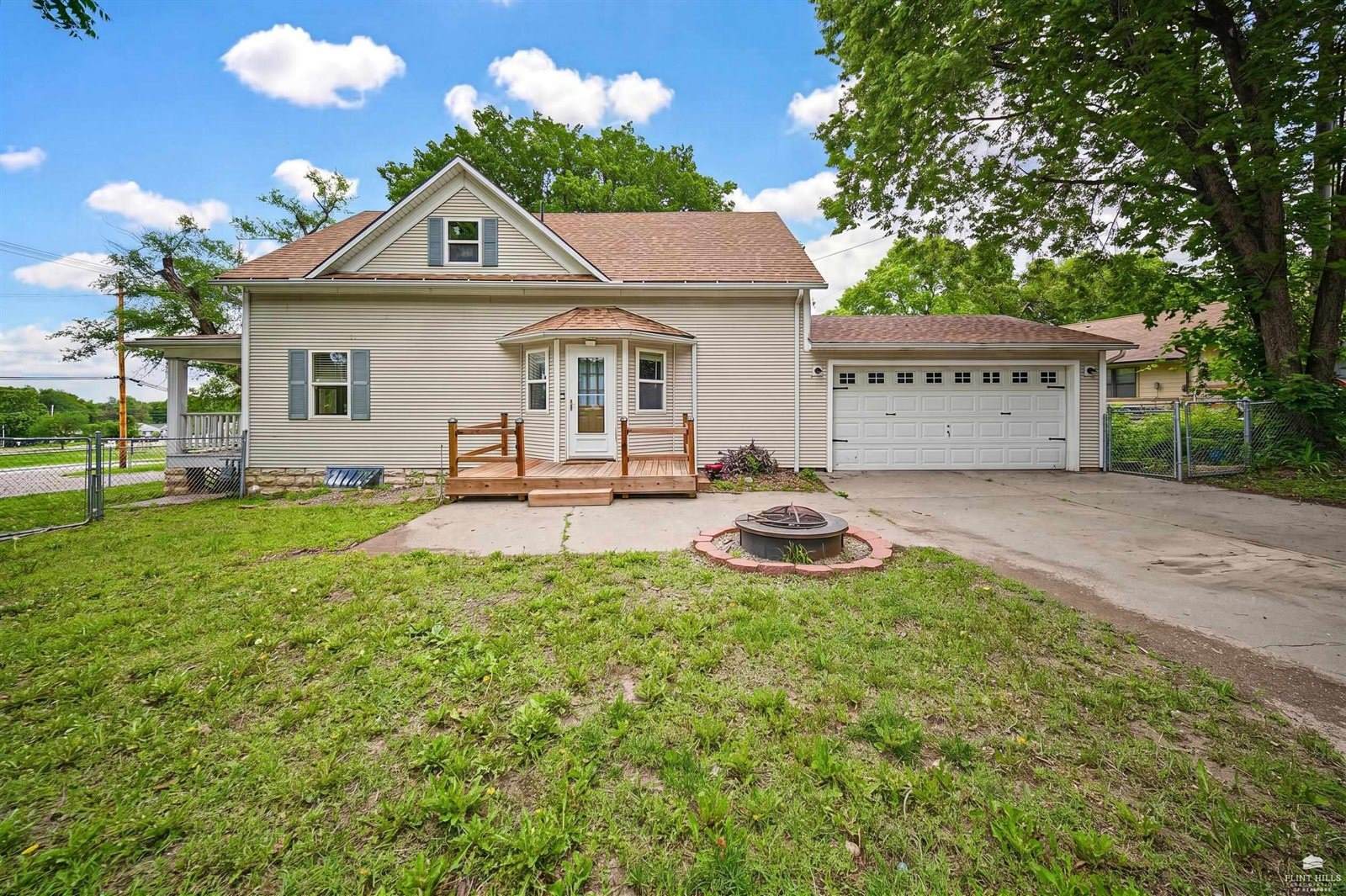 1201 West 8th Street, Junction City, KS 66441