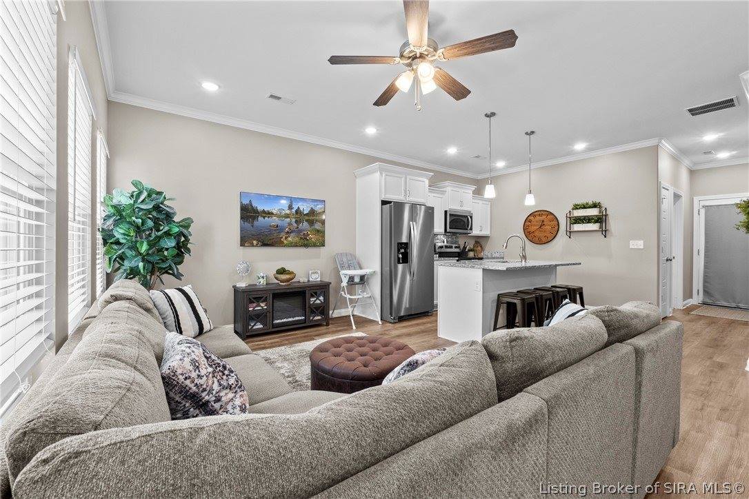 3004 Bales Way, Jeffersonville, IN 47130
