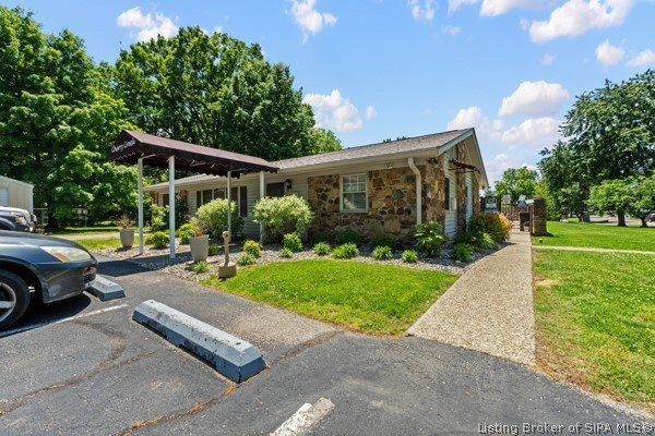 3061 Wooded Way, Jeffersonville, IN 47130