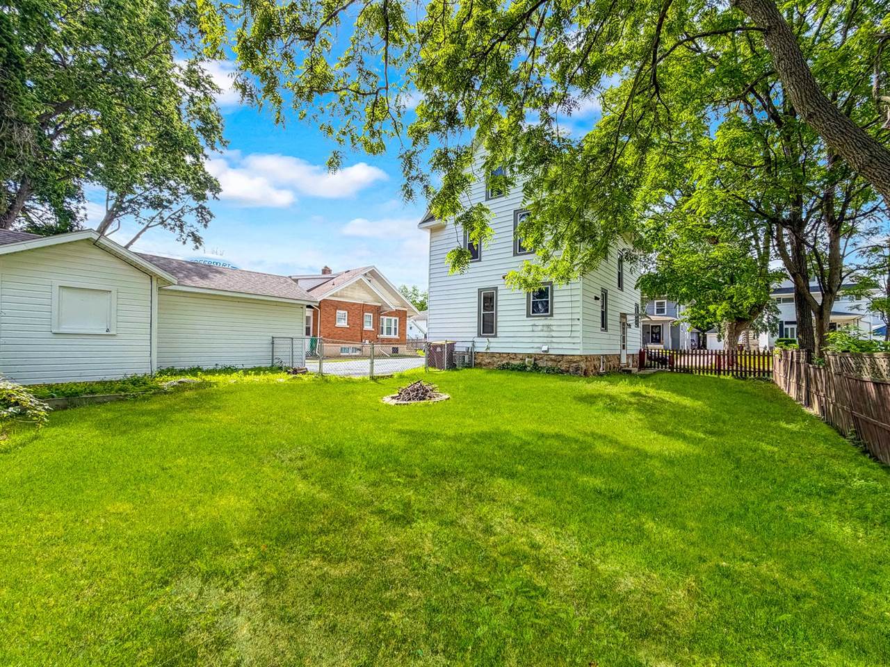 116 East Fuller Street, Freeport, IL 61032