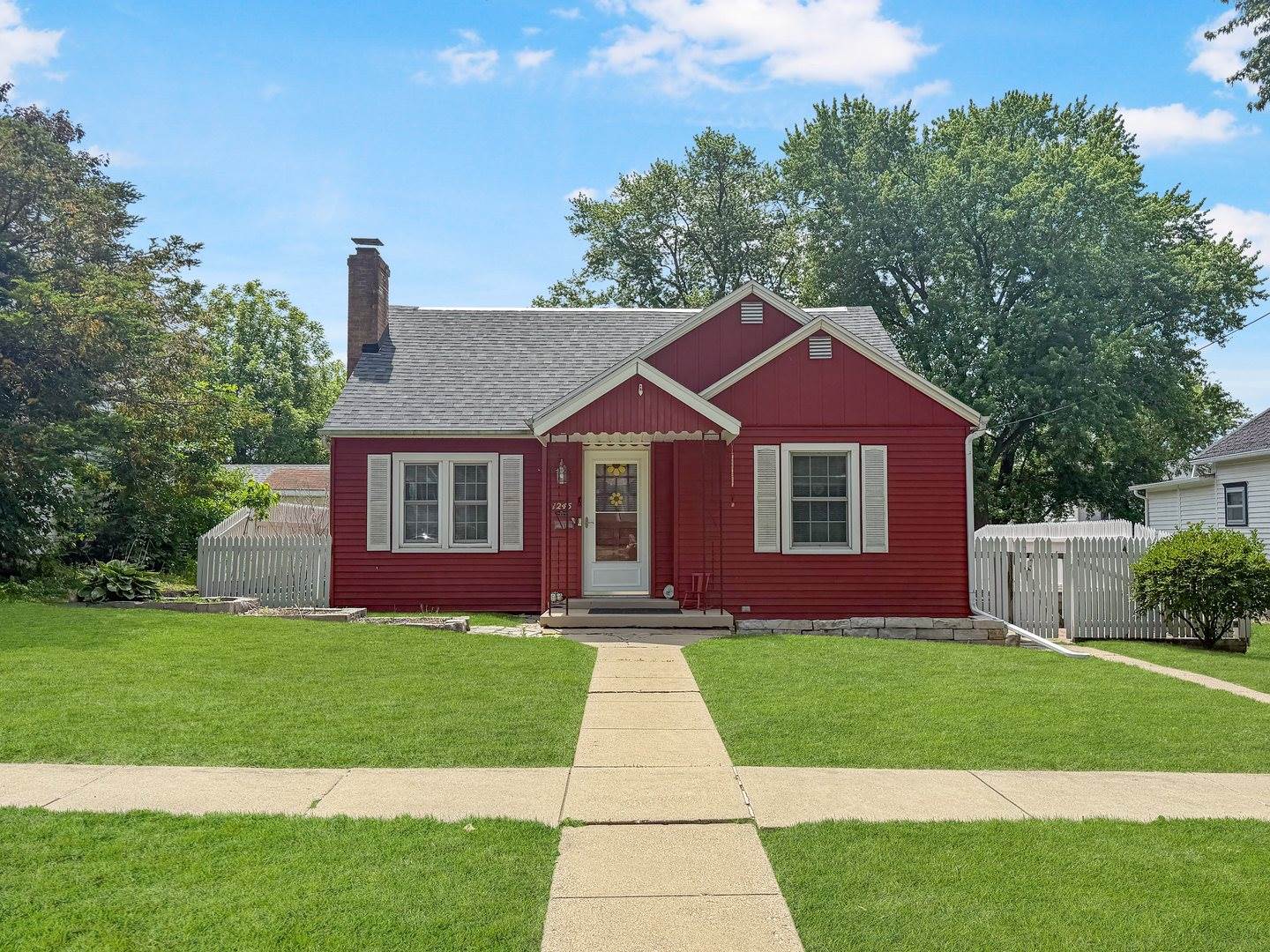 1245 West Harrison Street, Freeport, IL 61032