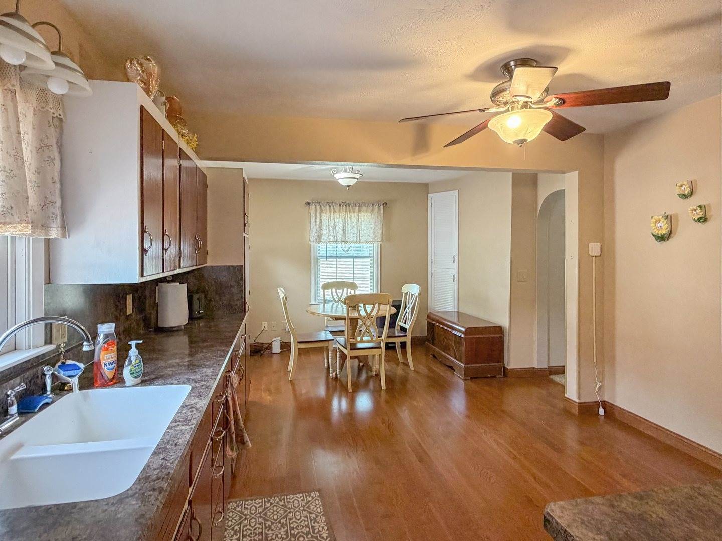 1245 West Harrison Street, Freeport, IL 61032