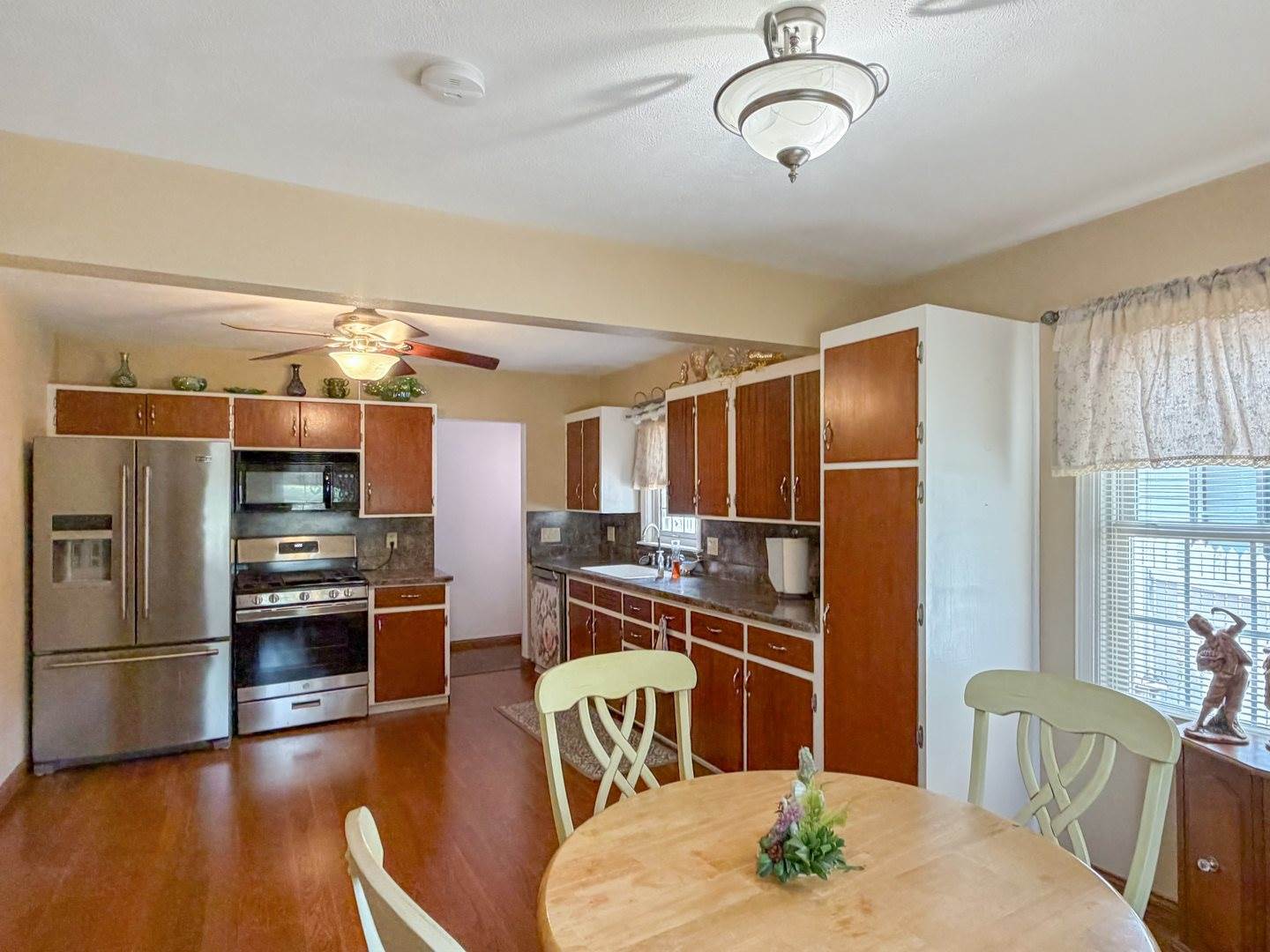 1245 West Harrison Street, Freeport, IL 61032