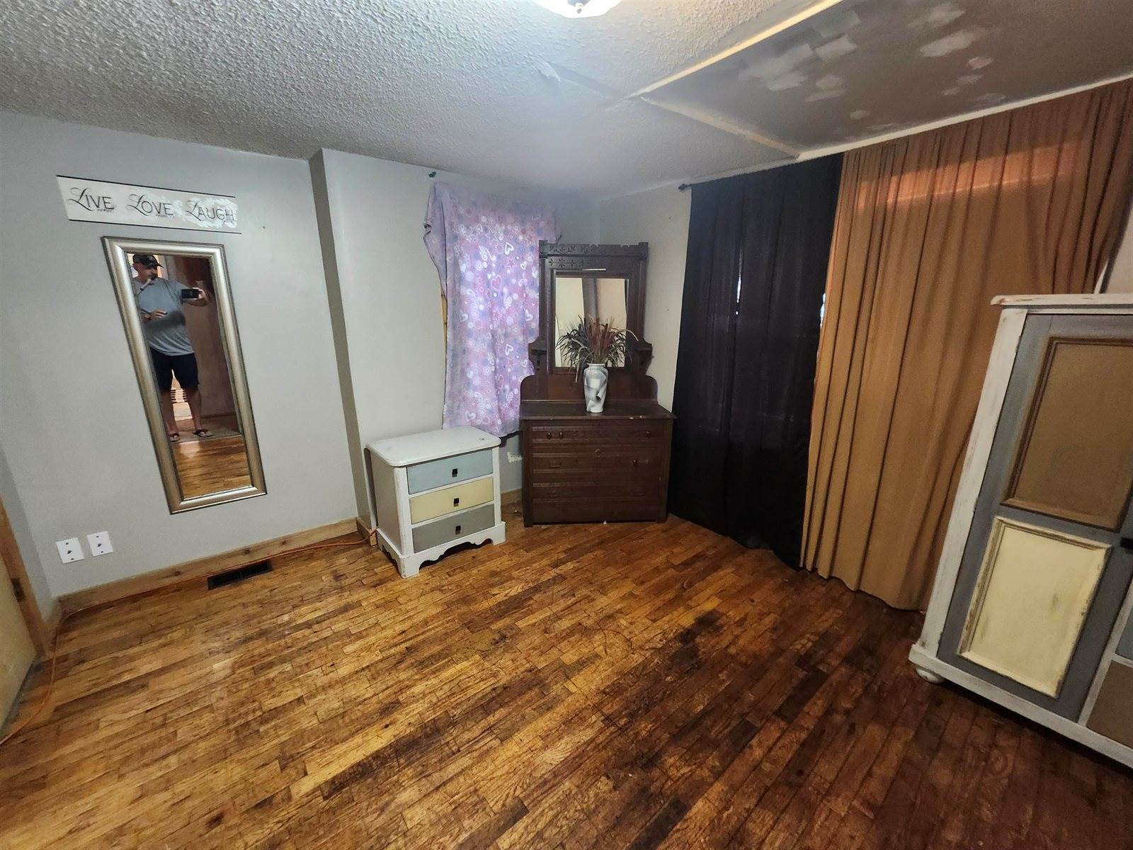 4223 West Zoo Blvd, Wichita, KS 67212