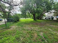 4223 West Zoo Blvd, Wichita, KS 67212