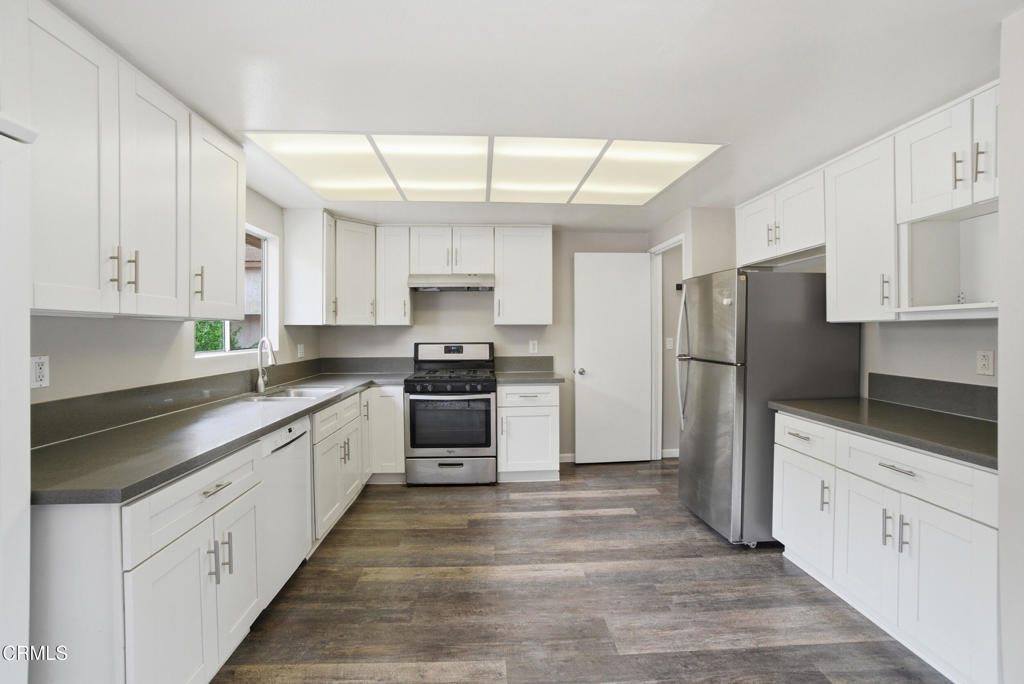735 County Square Drive, Ventura, CA 93003