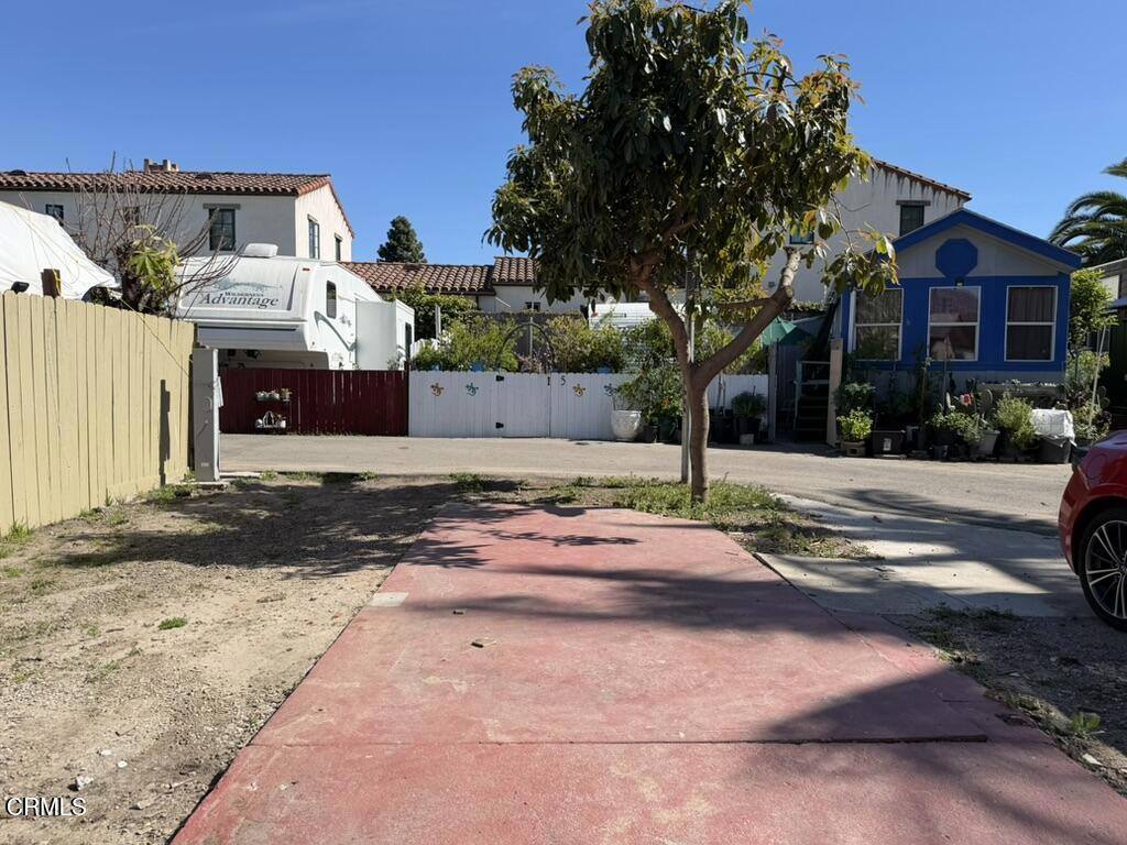 4725 9th Street, Carpinteria, CA 93013
