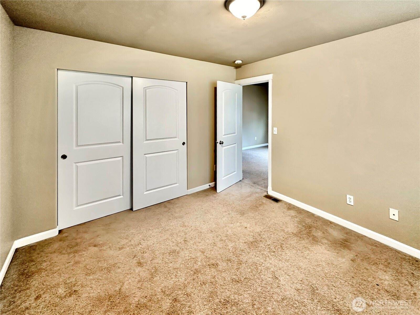 5045 Balustrade Boulevard SE, Lacey, WA 98513