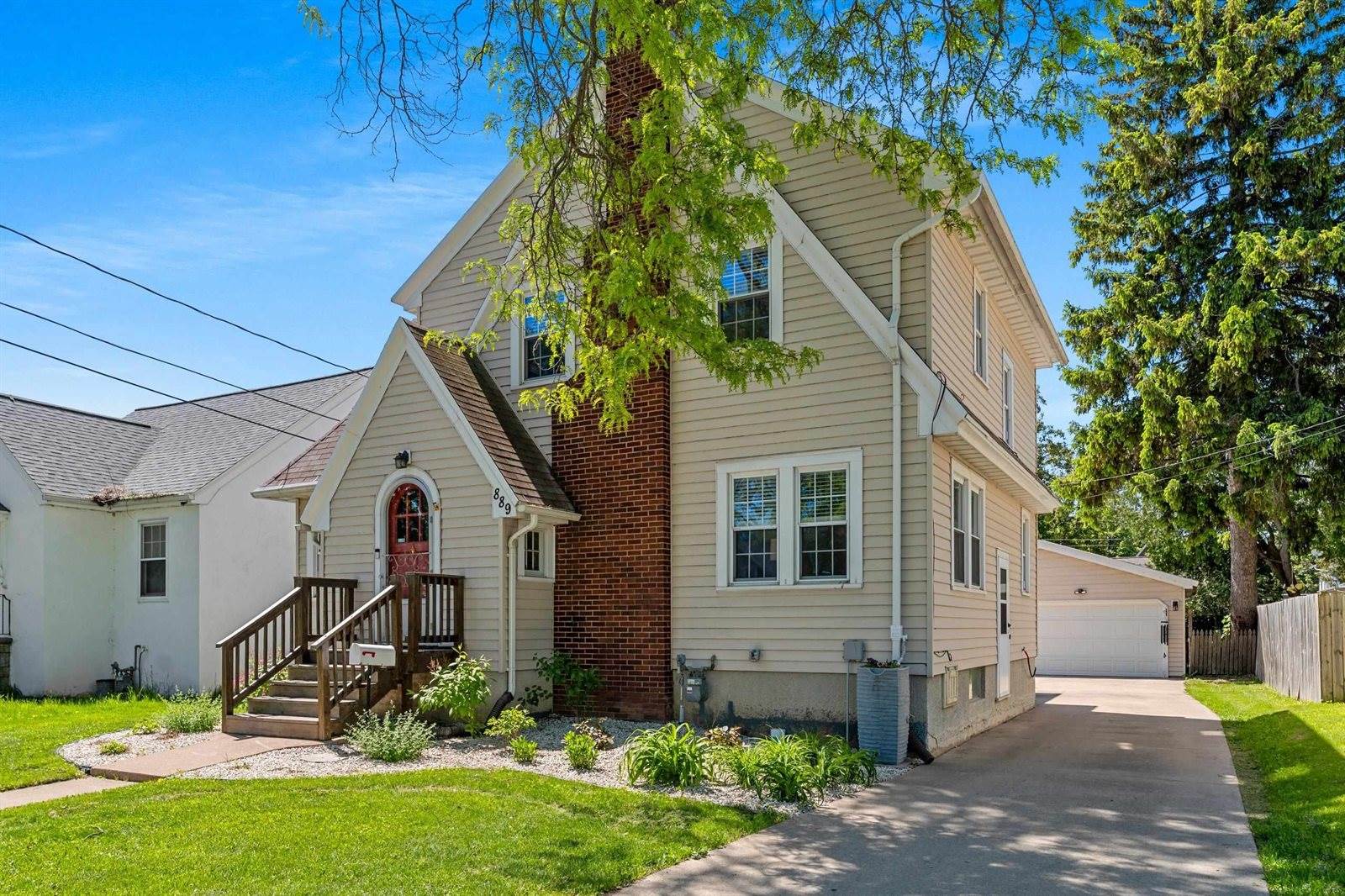 889 Dousman Street, Green Bay, WI 54303