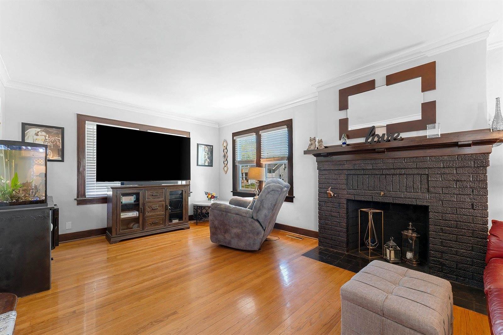 889 Dousman Street, Green Bay, WI 54303