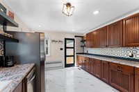 889 Dousman Street, Green Bay, WI 54303