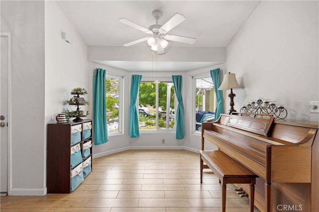 15236 Poppy Meadow, Canyon Country, CA 91387