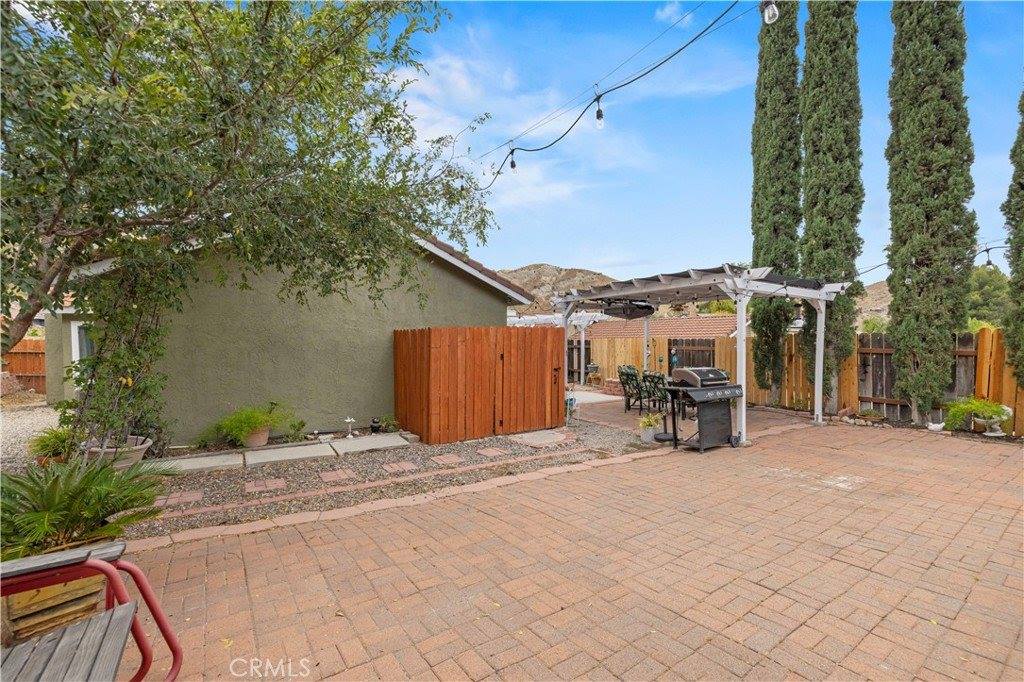 15236 Poppy Meadow, Canyon Country, CA 91387