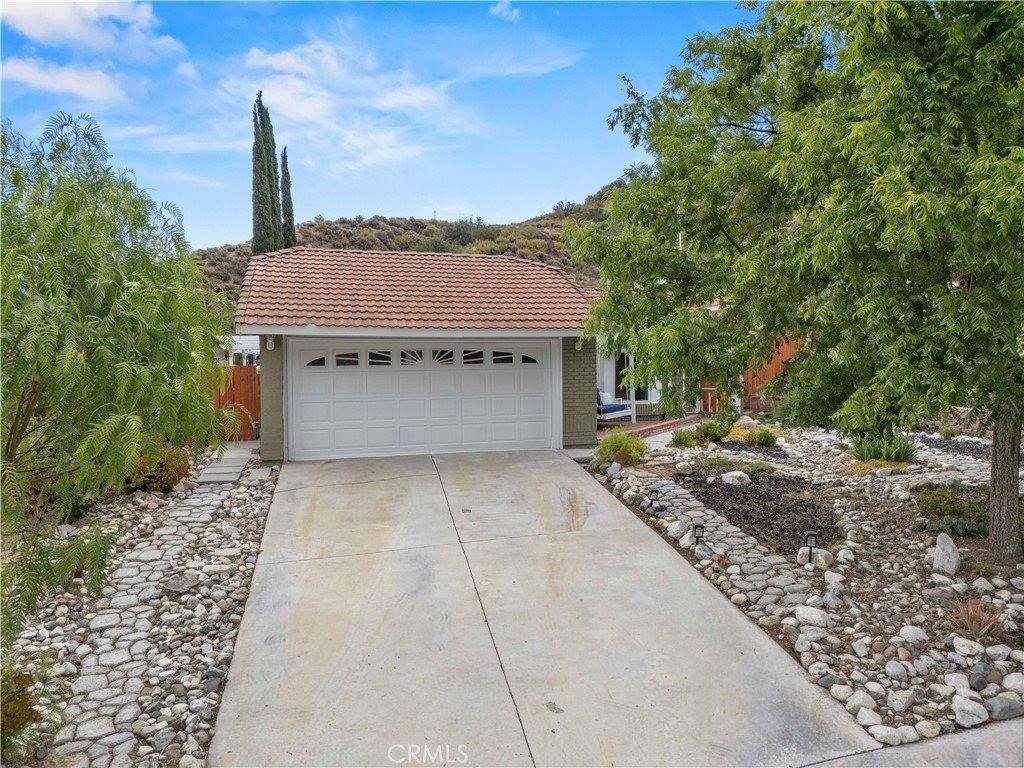 15236 Poppy Meadow, Canyon Country, CA 91387