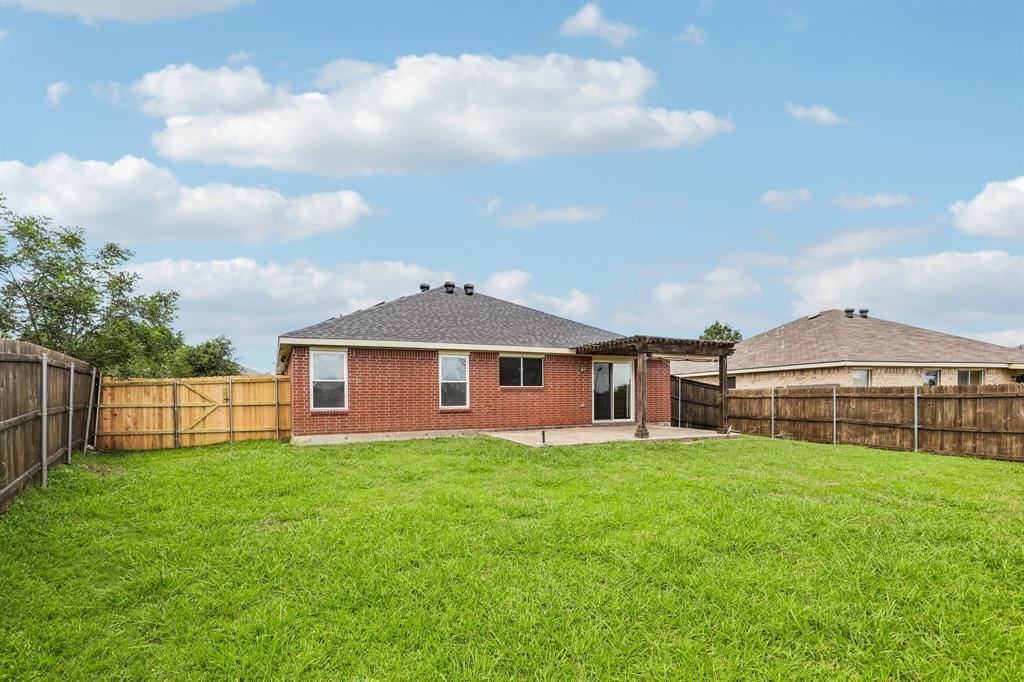 8111 Macgregor Drive, Arlington, TX 76002