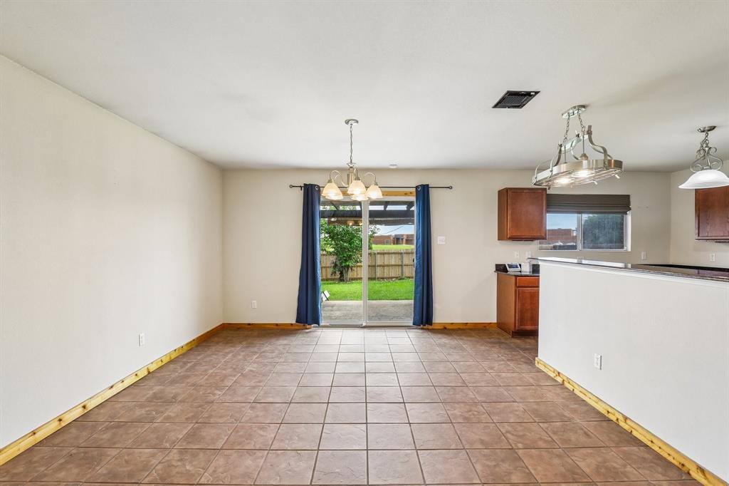 8111 Macgregor Drive, Arlington, TX 76002