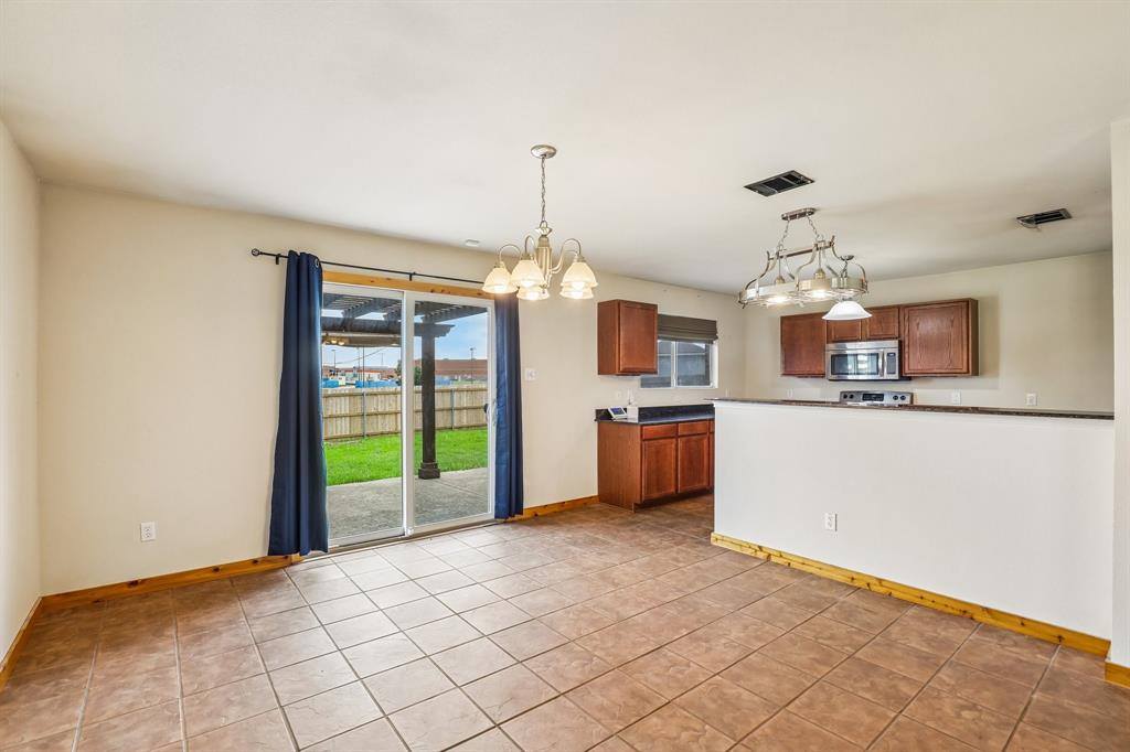 8111 Macgregor Drive, Arlington, TX 76002