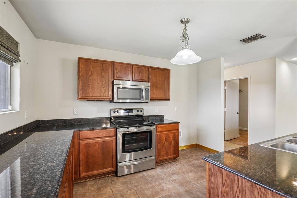 8111 Macgregor Drive, Arlington, TX 76002
