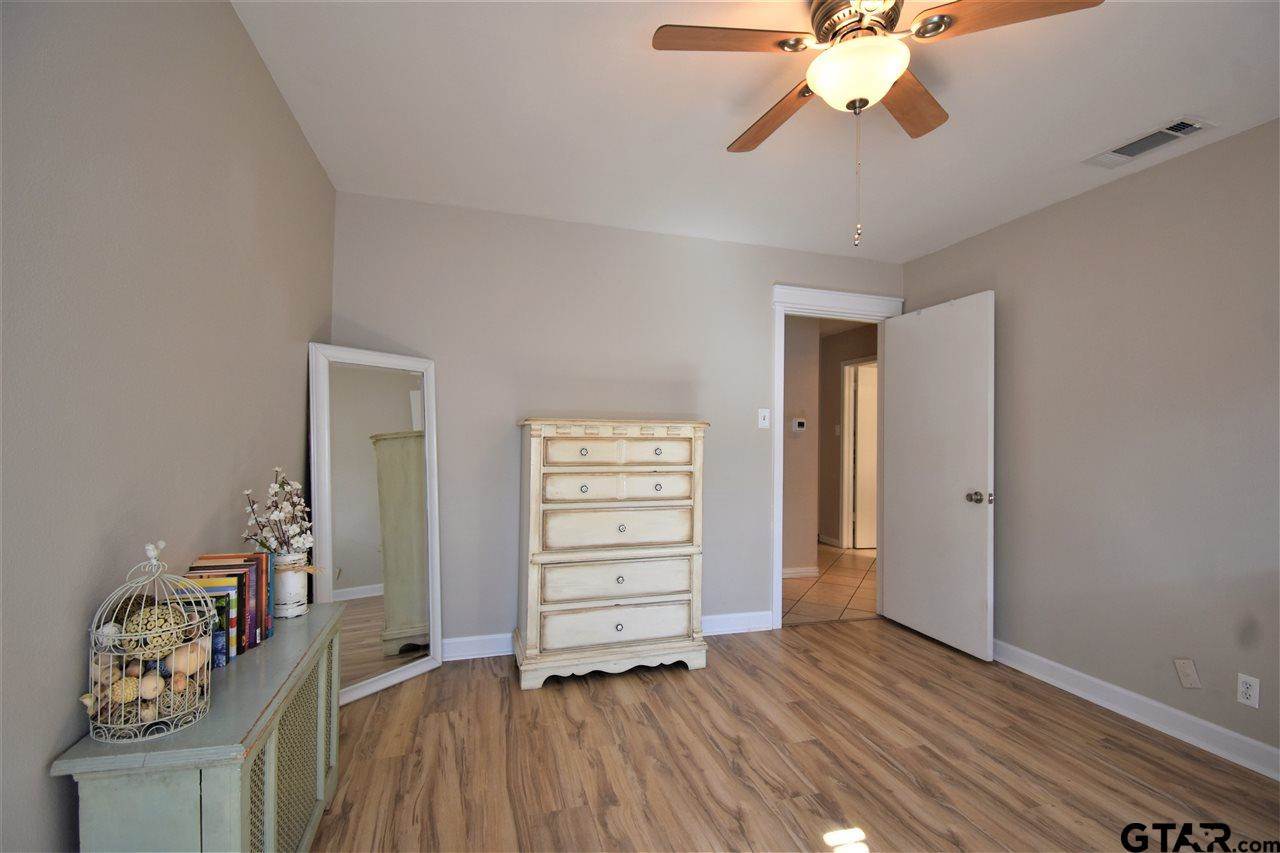3106 S Donnybrook, Tyler, TX 75701