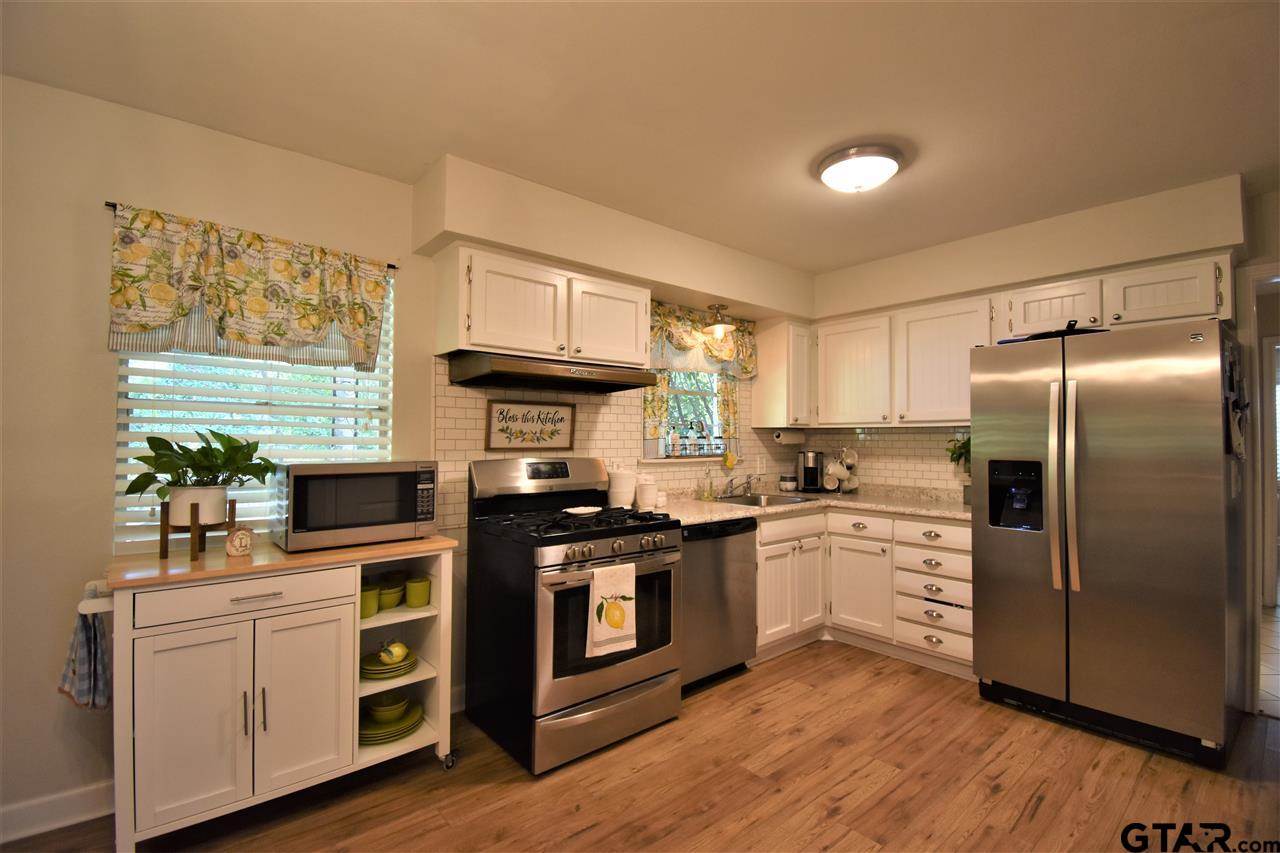 3106 S Donnybrook, Tyler, TX 75701