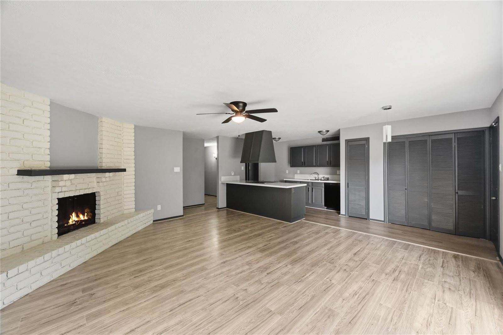 4819 Court Rd, Houston, TX 77053