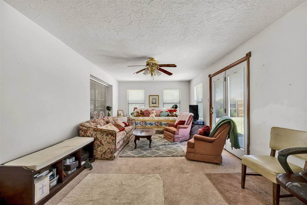 2501 NW Robinhood Dr, Lawton, OK 73505